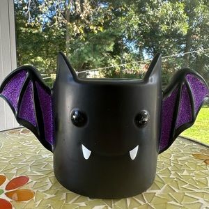 Bath & Body Works bat foaming soap holder